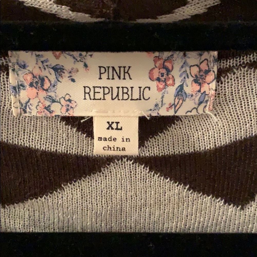 Aztec Pattern Tunic - Picture 2 of 3